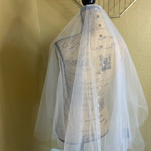 One-tier Luxury Wedding veil with faux pearls